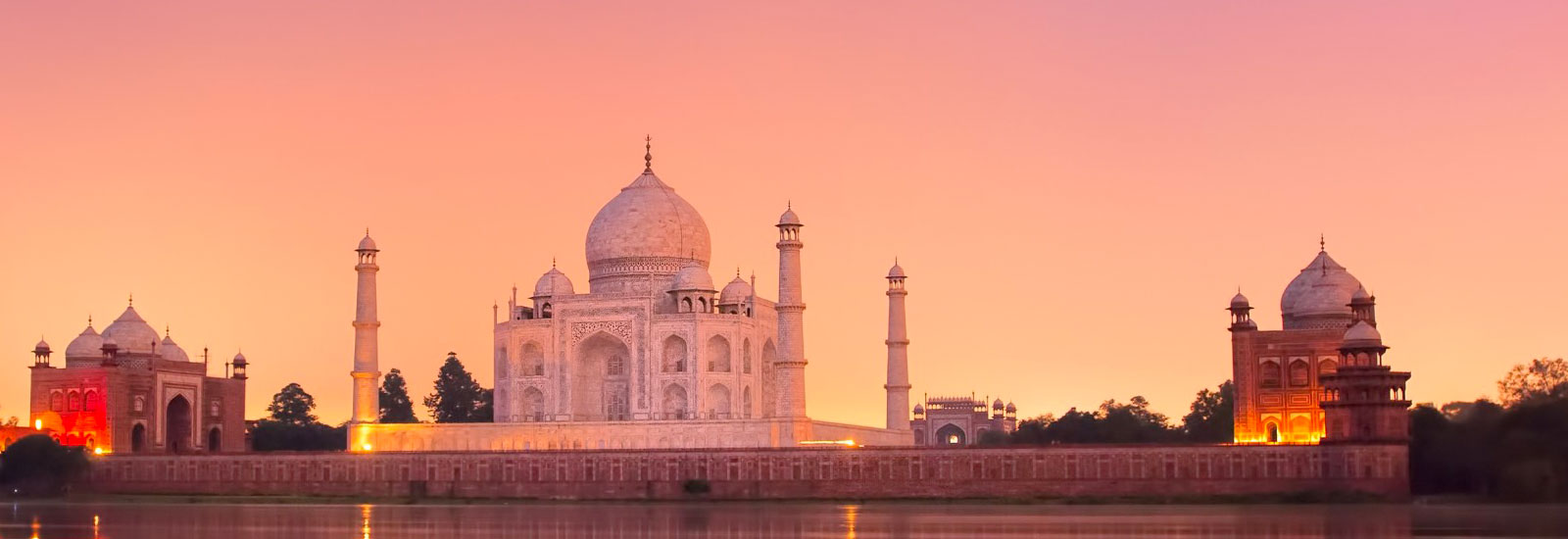 Agra (Taj Mahal)